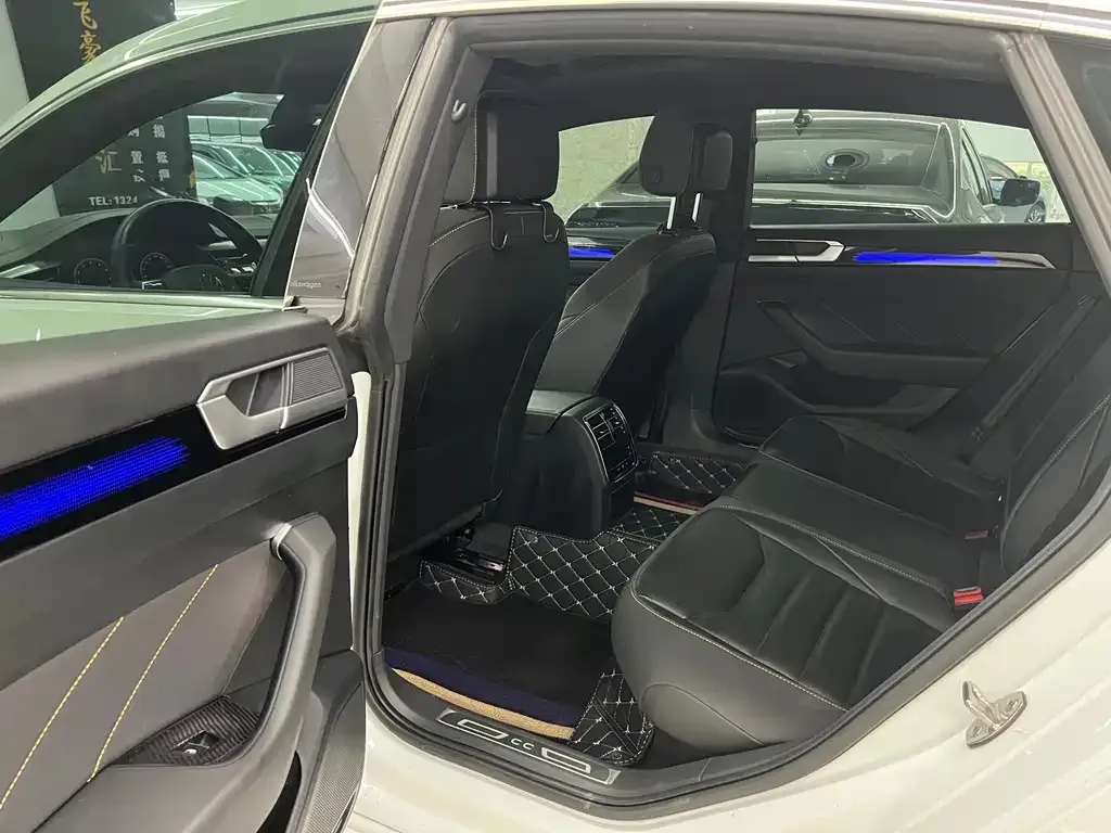 Volkswagen CC 2023 из CN, фото 8