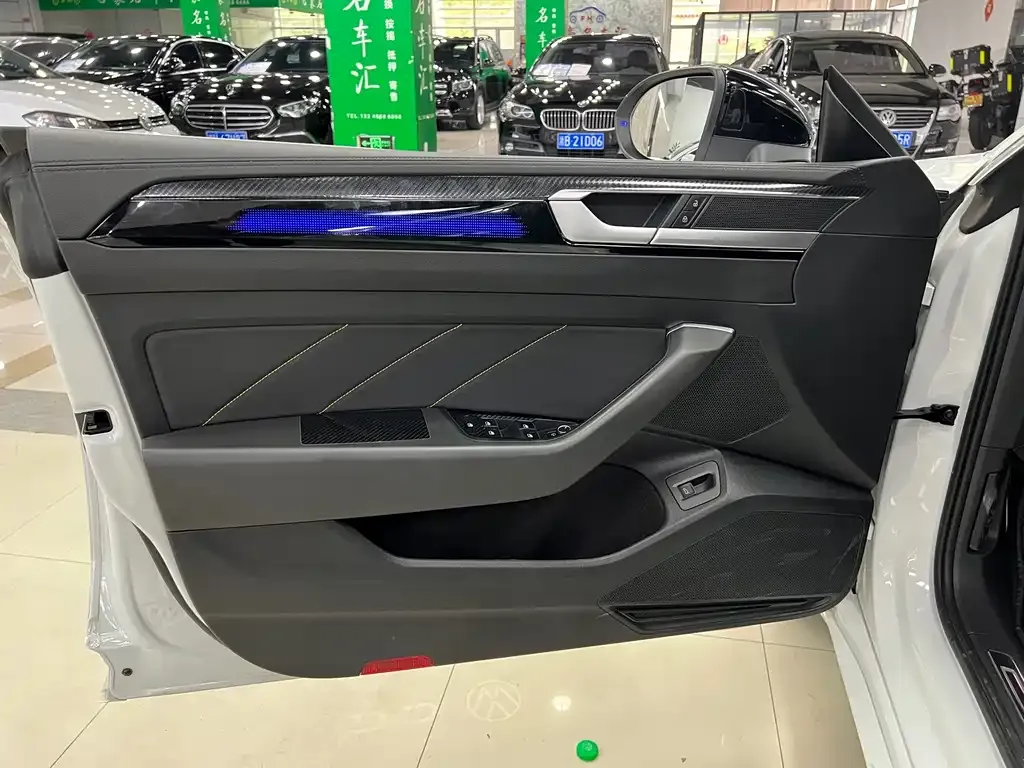 Volkswagen CC 2023 из CN, фото 9