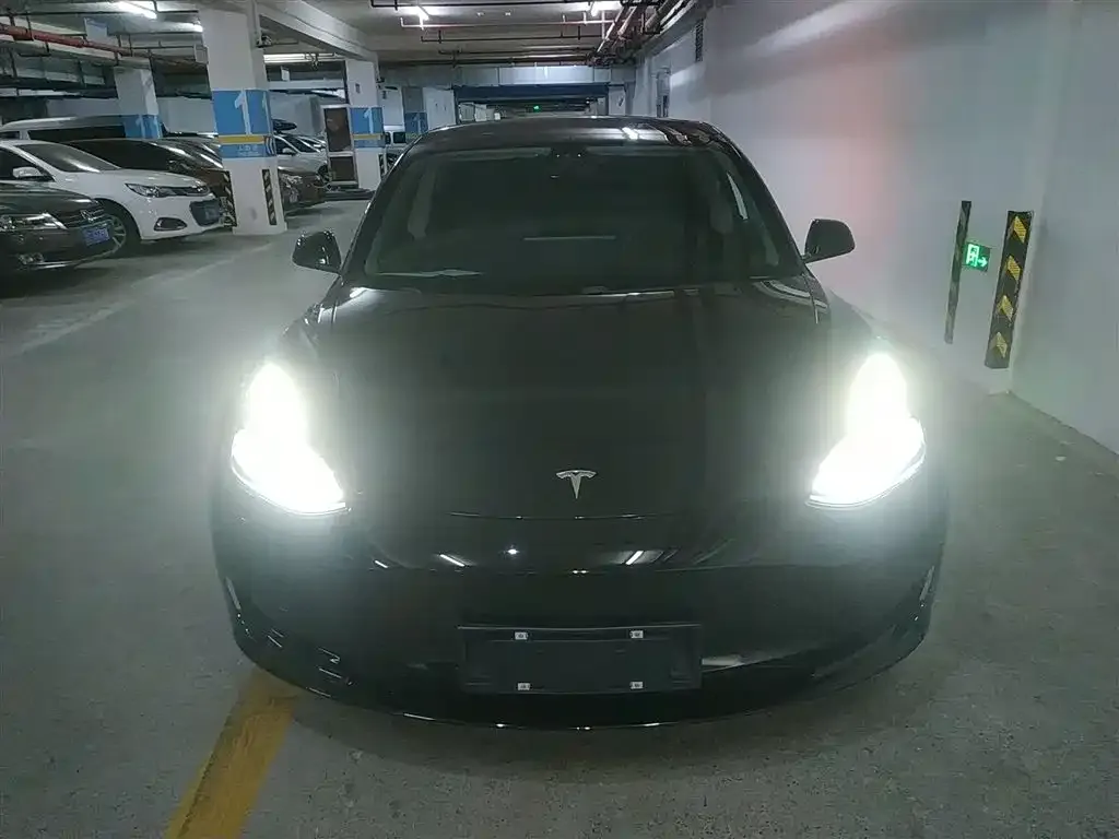 Tesla Model 3 — фото 3