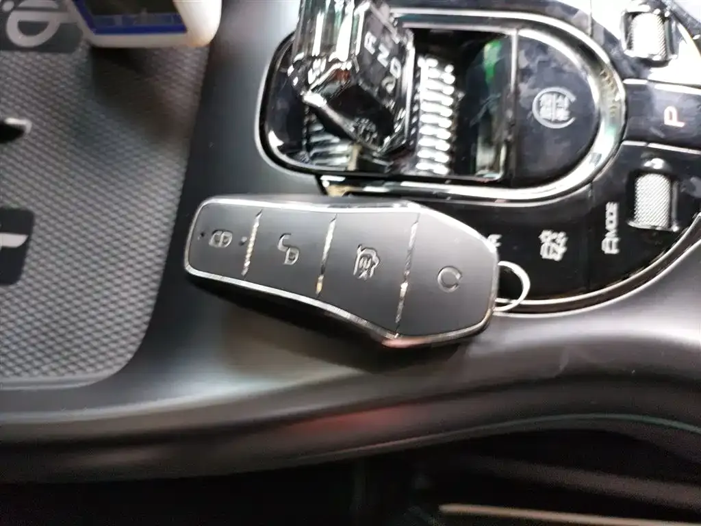 BYD Seal — фото 9