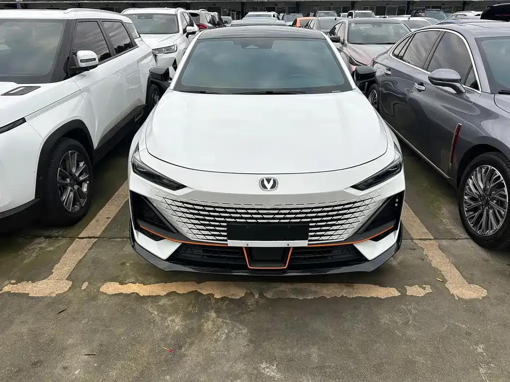 Changan UNI-V 2023 из CN, фото 2