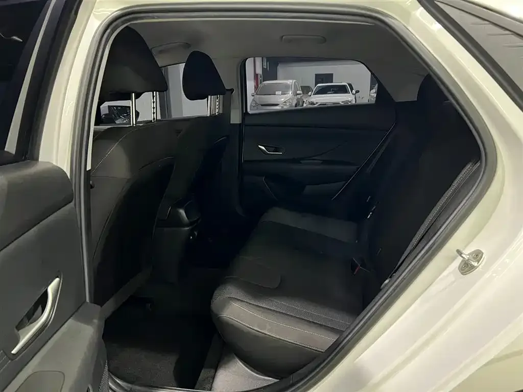 Hyundai Elantra 2021 из CN, фото 10