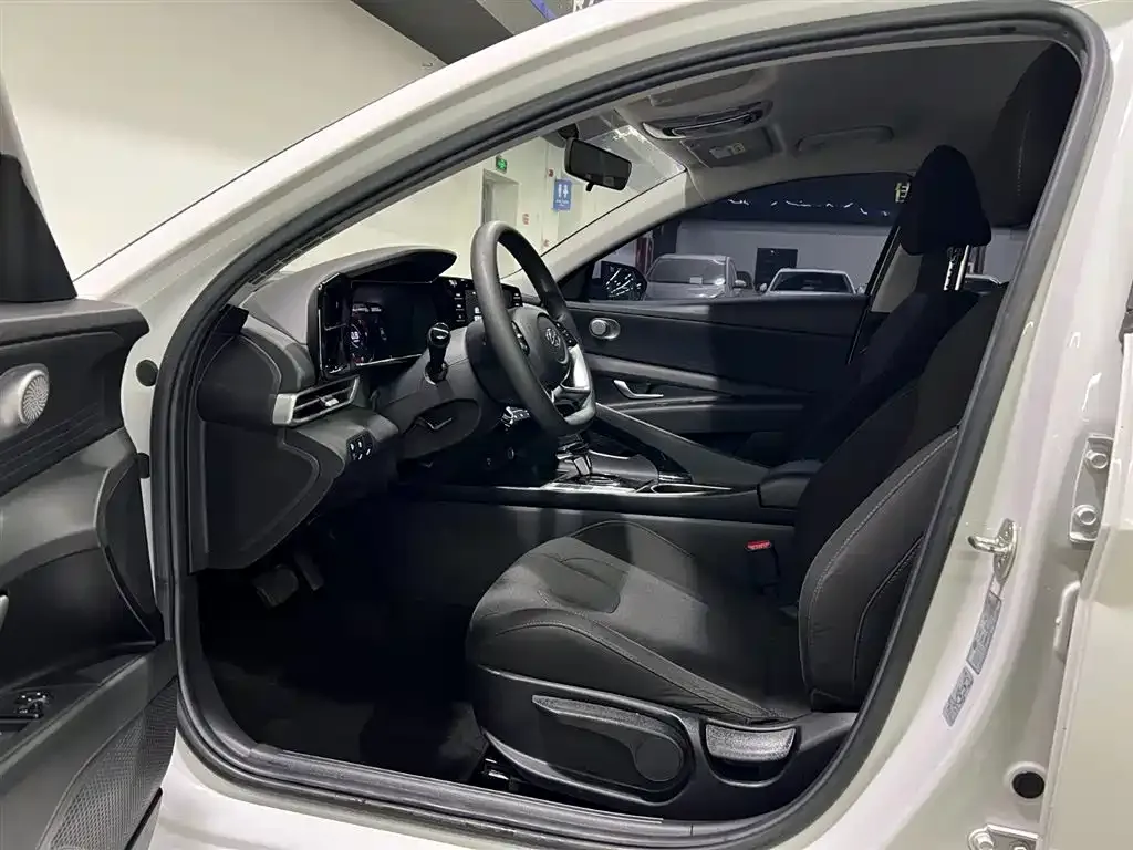 Hyundai Elantra 2021 из CN, фото 8