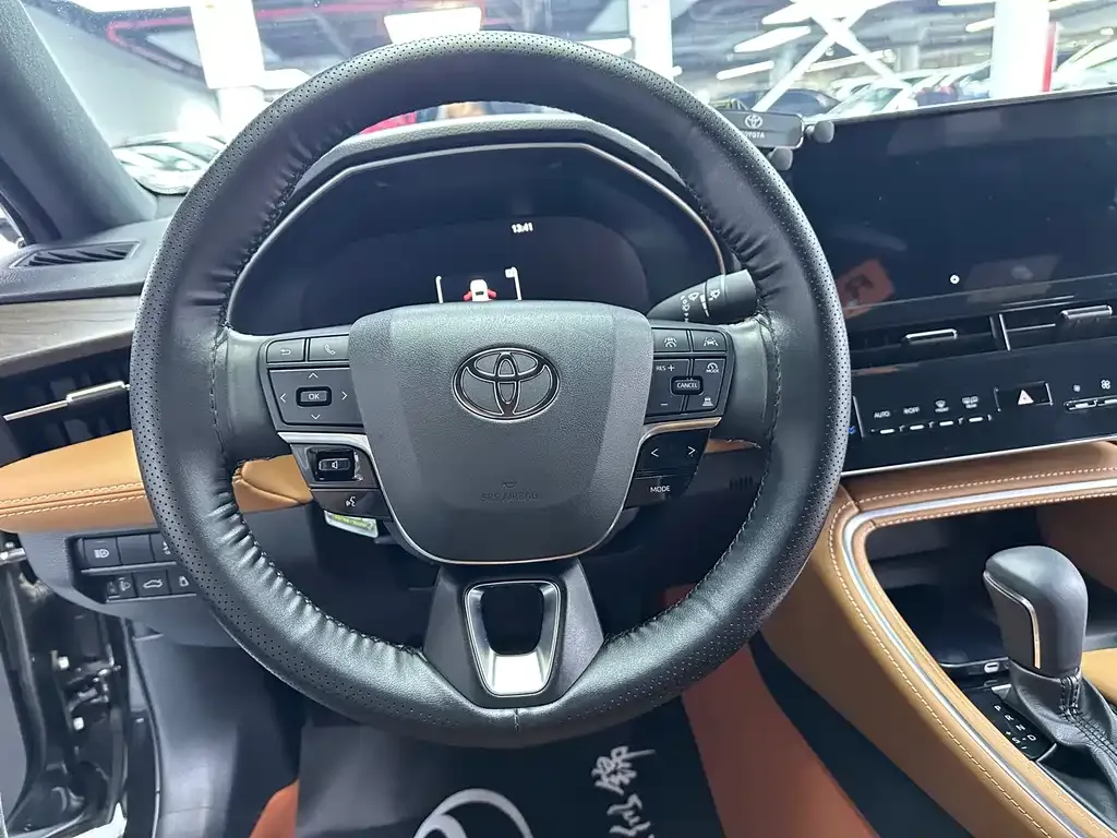 Toyota Avalon 2024 из CN, фото 8