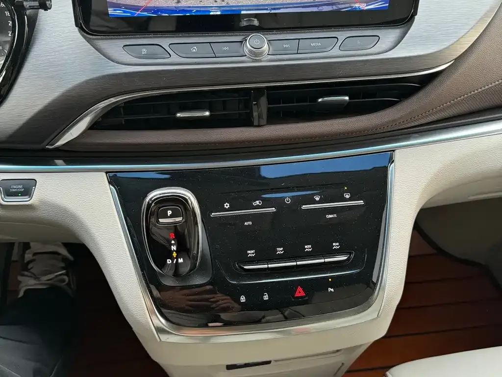 Buick GL8 2023 из CN, фото 10