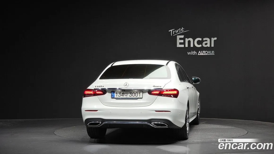 Mercedes-Benz E-Class — фото 4