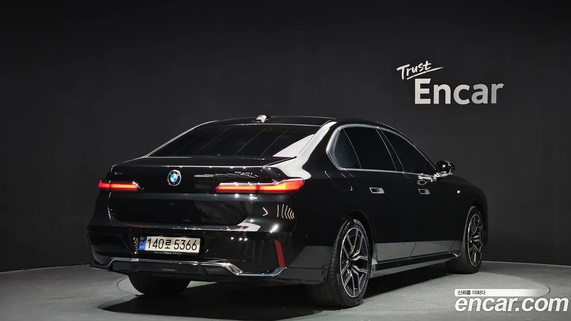 BMW 7-Series 2024 из KR, фото 2