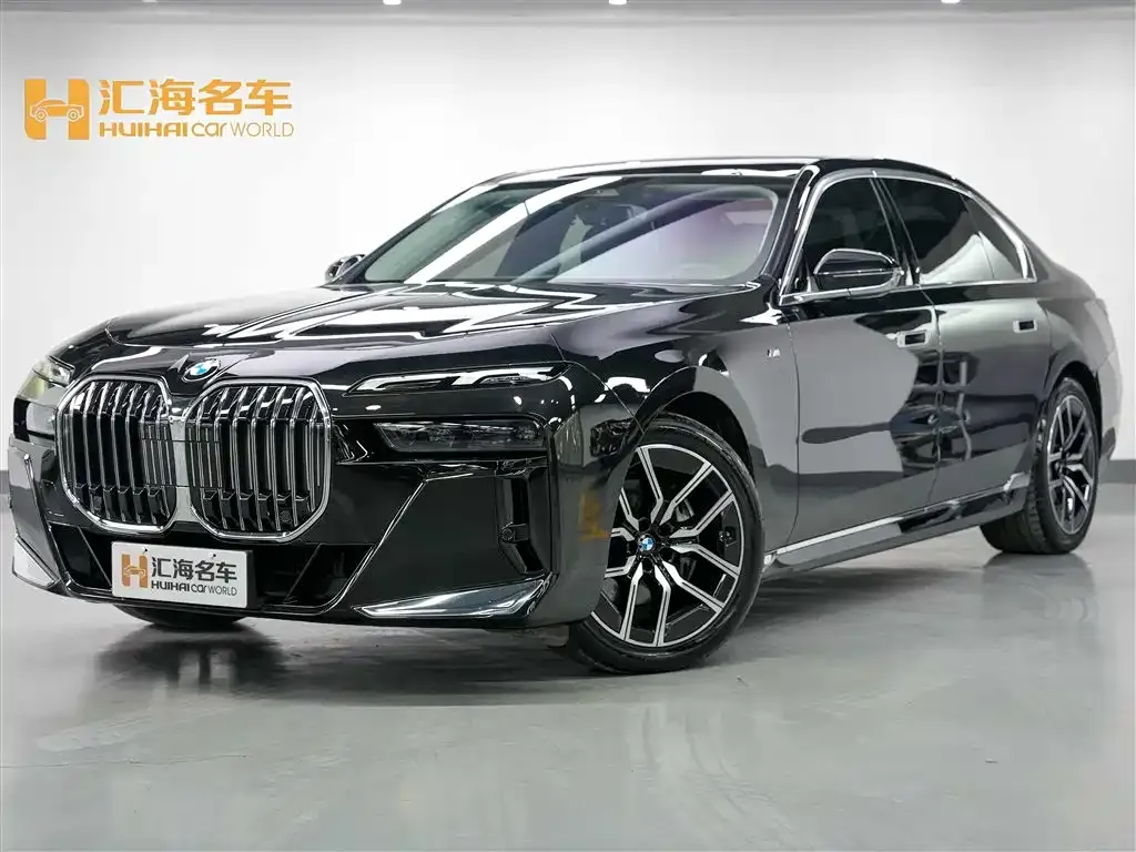 BMW 7 Series — фото 1
