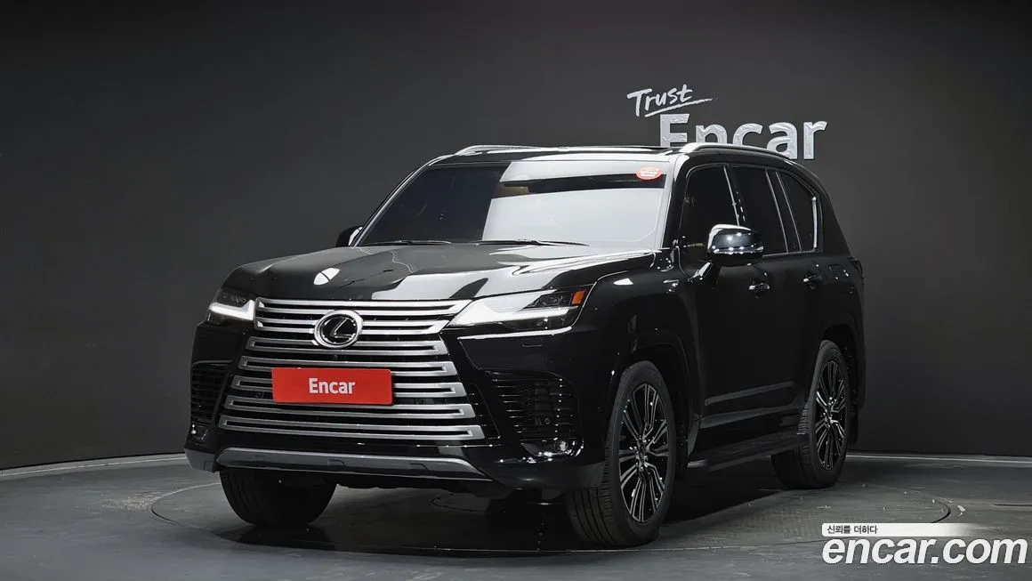 Lexus LX — фото 1