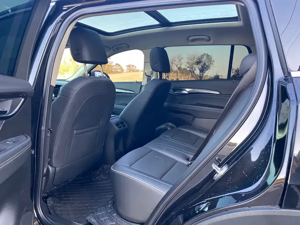 Buick Envision Plus — фото 9