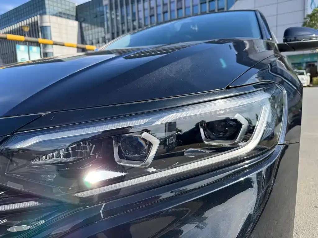 Volkswagen Passat 2022 из CN, фото 2