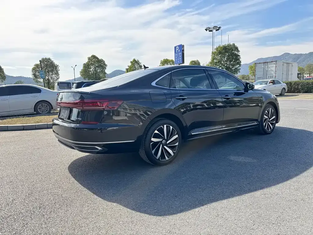 Volkswagen Passat 2022 из CN, фото 5