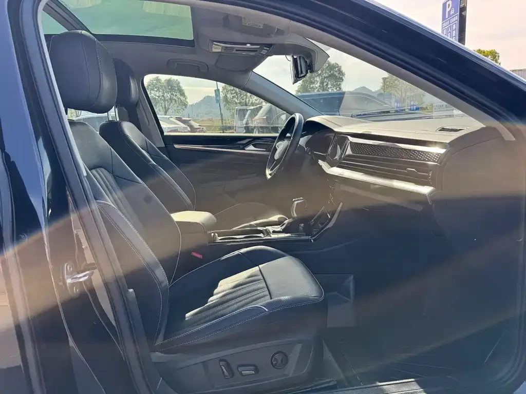 Volkswagen Passat 2022 из CN, фото 9