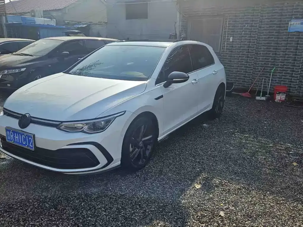 Volkswagen Golf 2023 из CN, фото 1