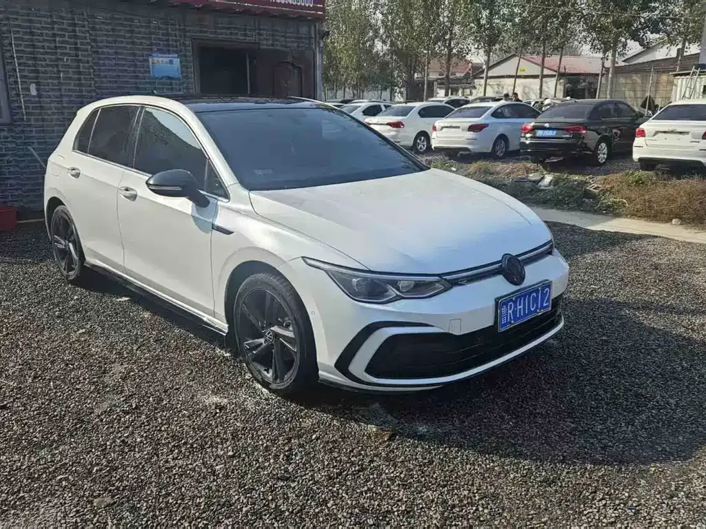 Volkswagen Golf 2023 из CN, фото 2