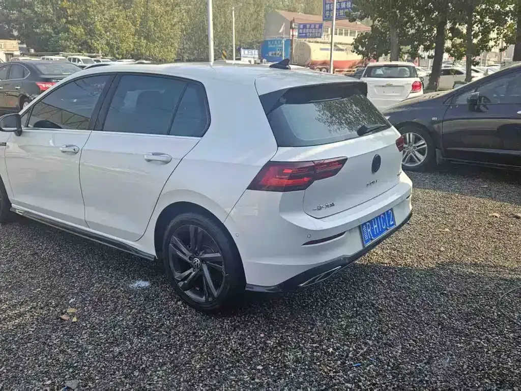 Volkswagen Golf 2023 из CN, фото 7