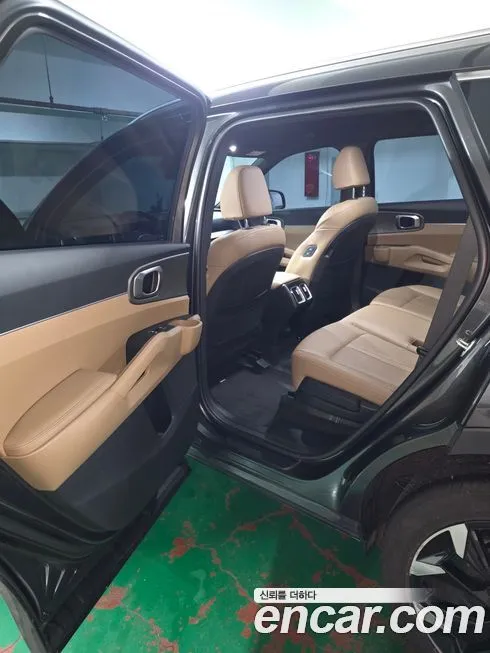Kia Sorento — фото 9