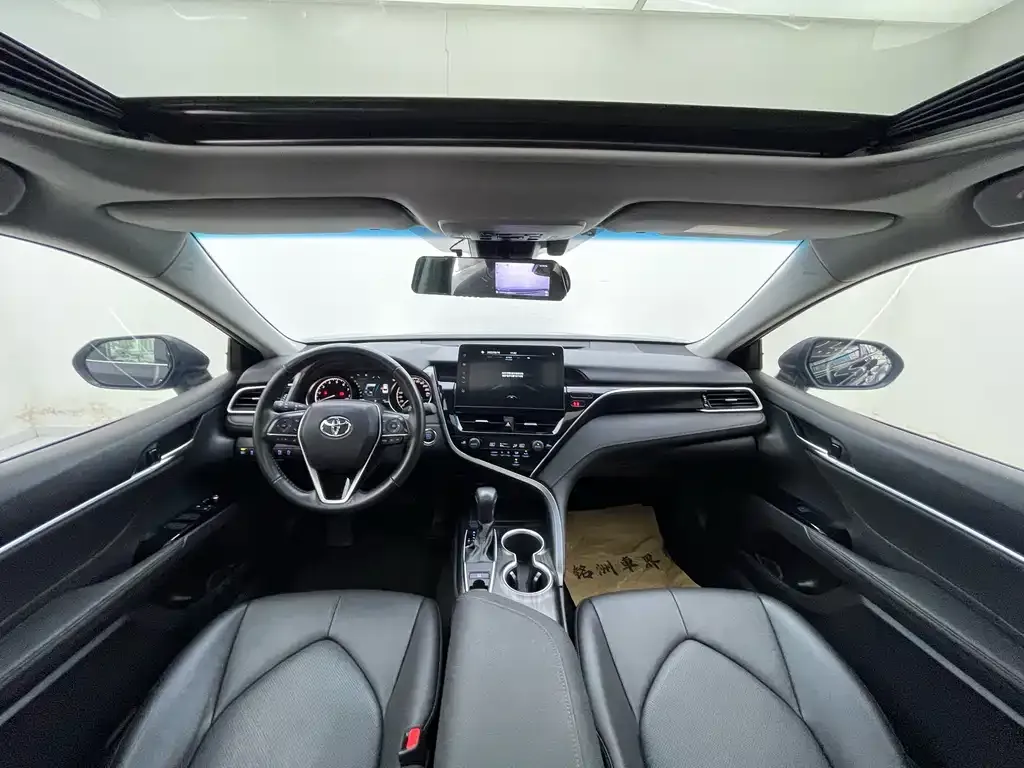 Toyota Camry 2023 из CN, фото 3
