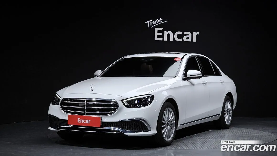 Mercedes-Benz E-Class — фото 1