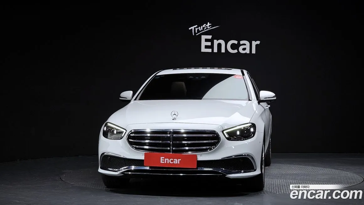 Mercedes-Benz E-Class — фото 3