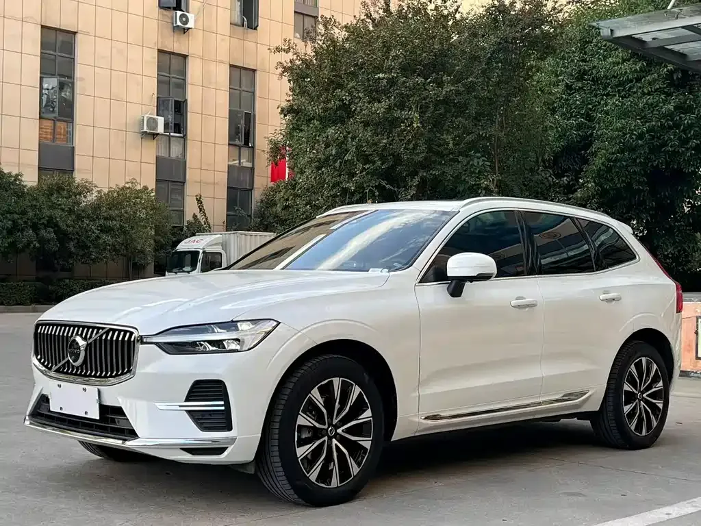 Volvo XC60 2023 из CN, фото 1