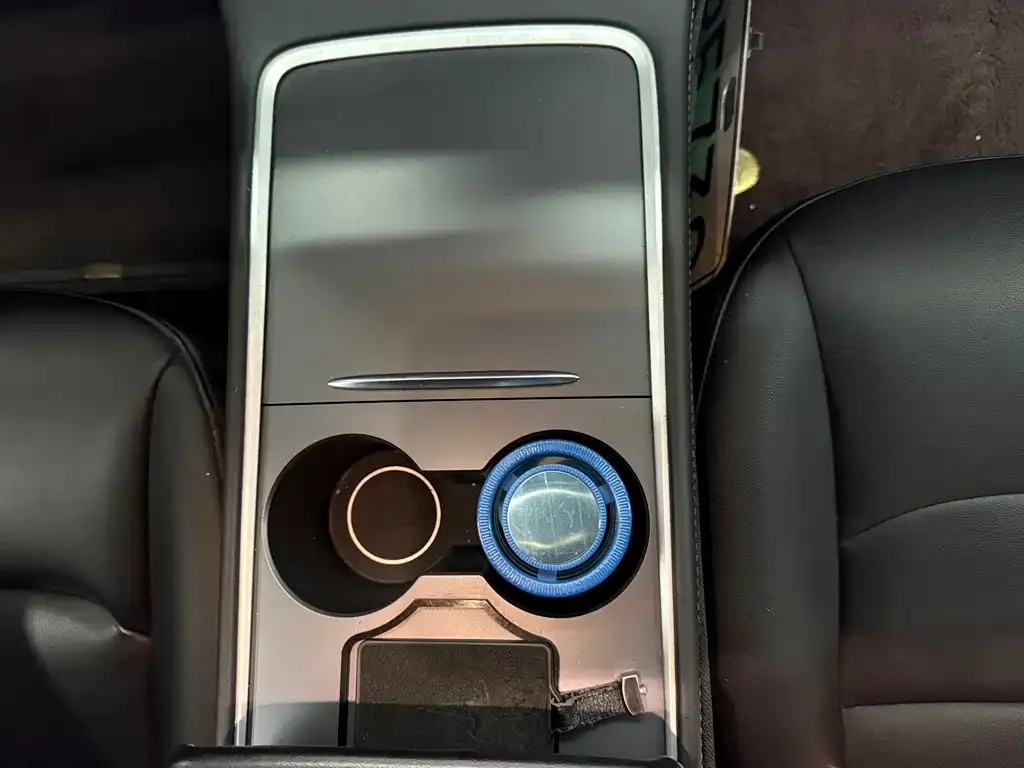 Tesla Model 3 — фото 9