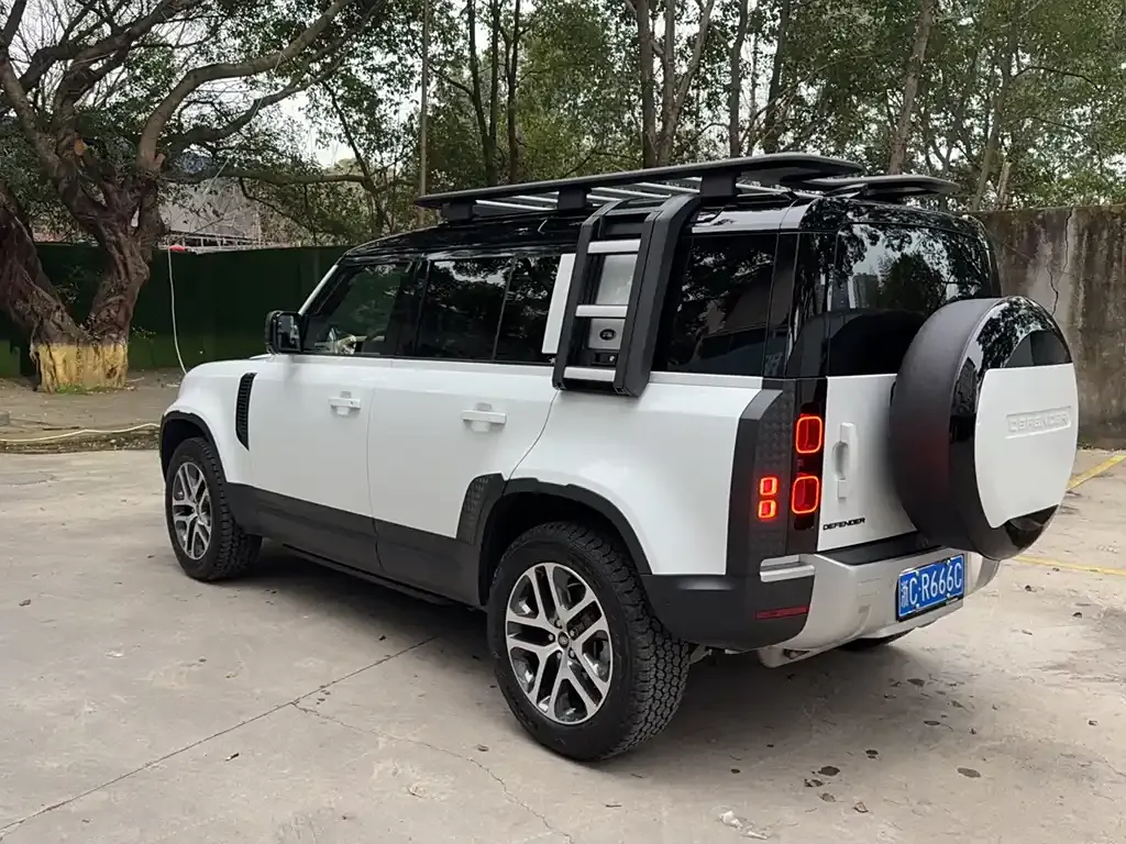 Land Rover Defender — фото 4
