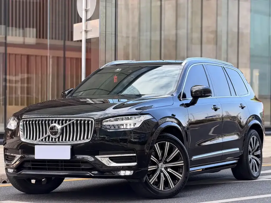 Volvo XC90 — фото 1