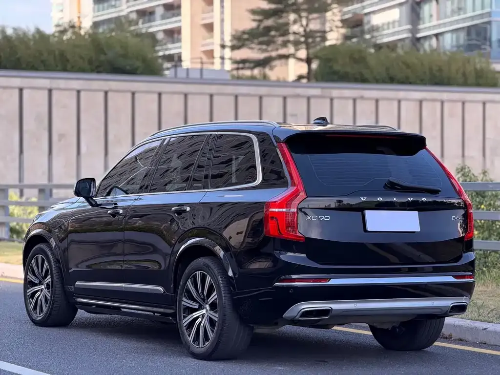 Volvo XC90 — фото 5