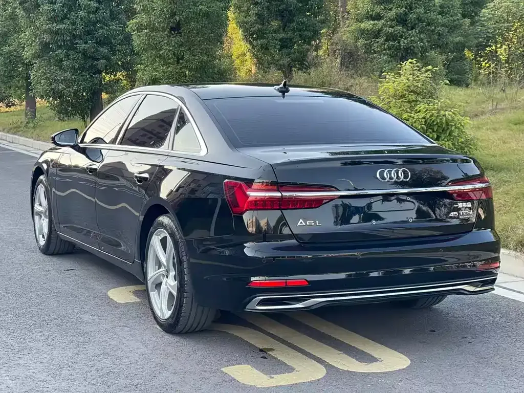 Audi A6L — фото 7