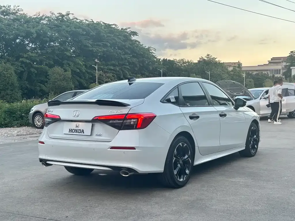Honda Civic 2025 из CN, фото 4