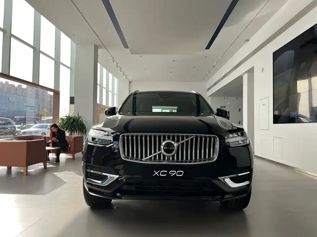 Volvo XC90 2025 из CN, фото 2