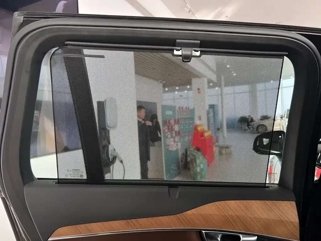 Volvo XC90 2025 из CN, фото 8