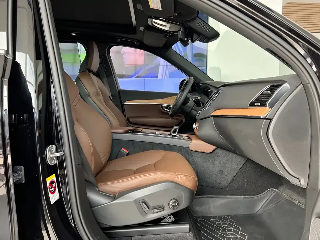 Volvo XC90 2025 из CN, фото 9