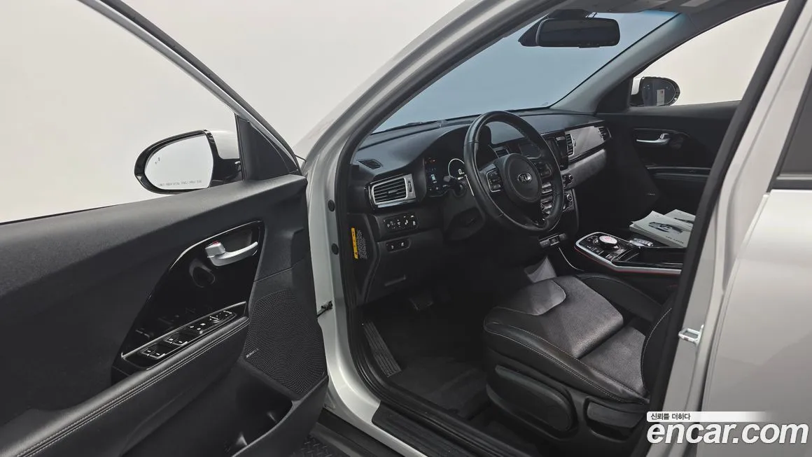 Kia Niro — фото 10