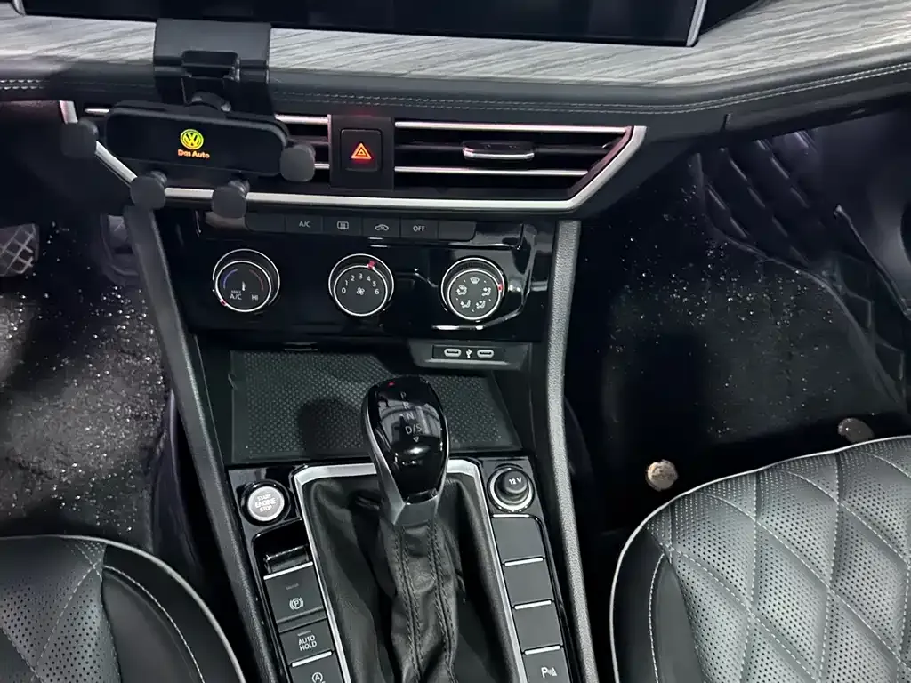 Volkswagen Sagitar 2024 из CN, фото 7