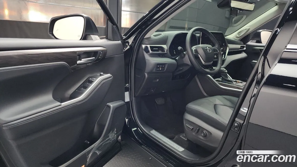 Toyota Highlander — фото 10
