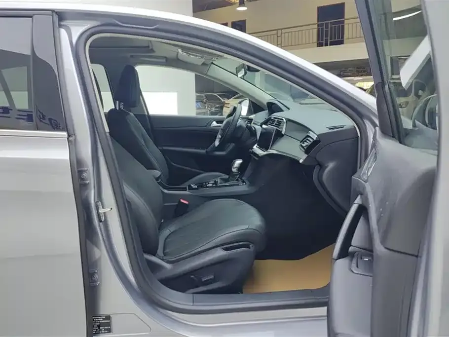 Peugeot 408 2025 из CN, фото 8