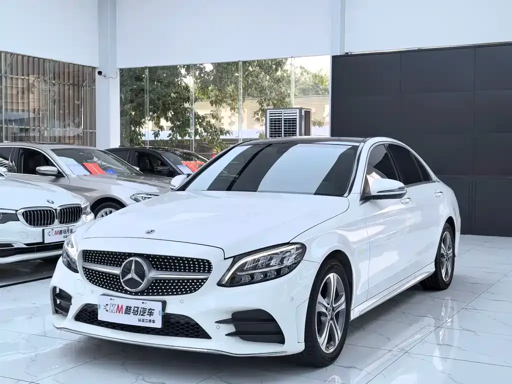 Mercedes-Benz C-Class — фото 1