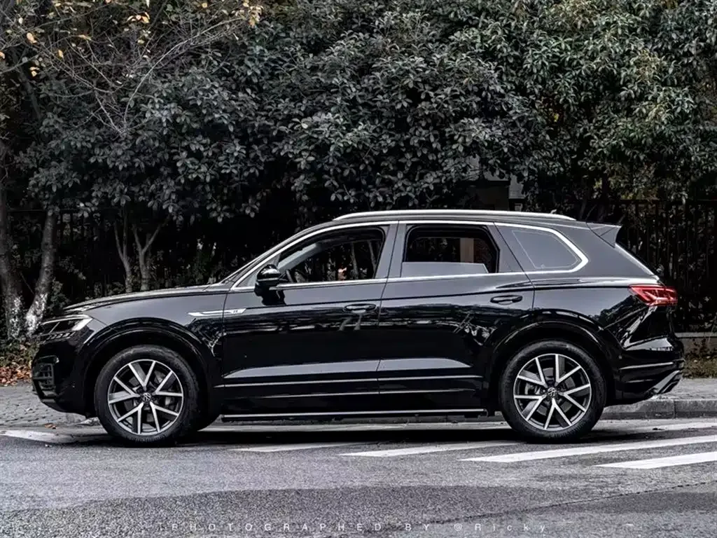 Volkswagen Touareg — фото 2