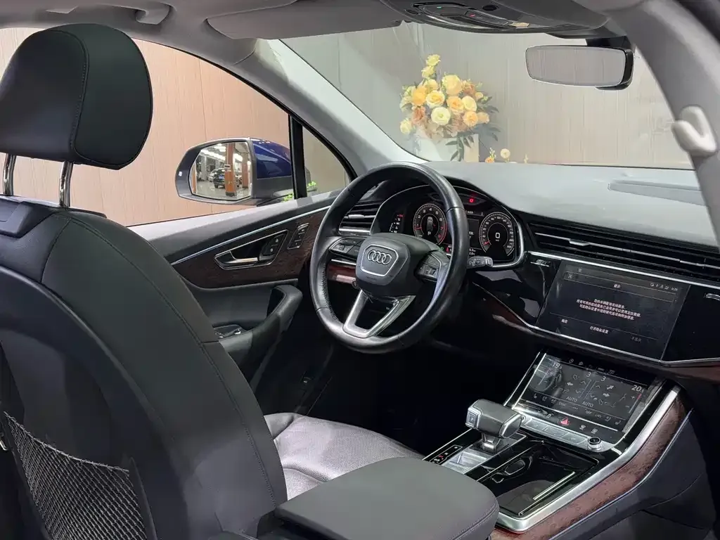 Audi Q7 2021 из CN, фото 10