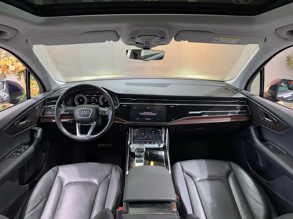 Audi Q7 2021 из CN, фото 6