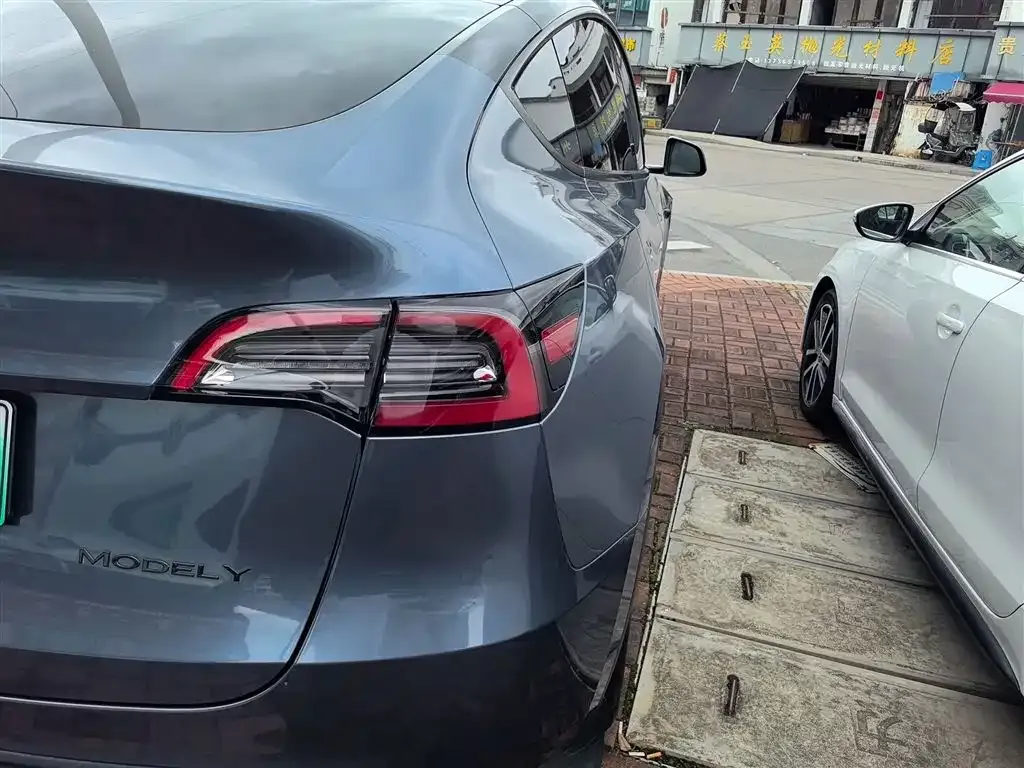 Tesla Model Y 2024 из CN, фото 8