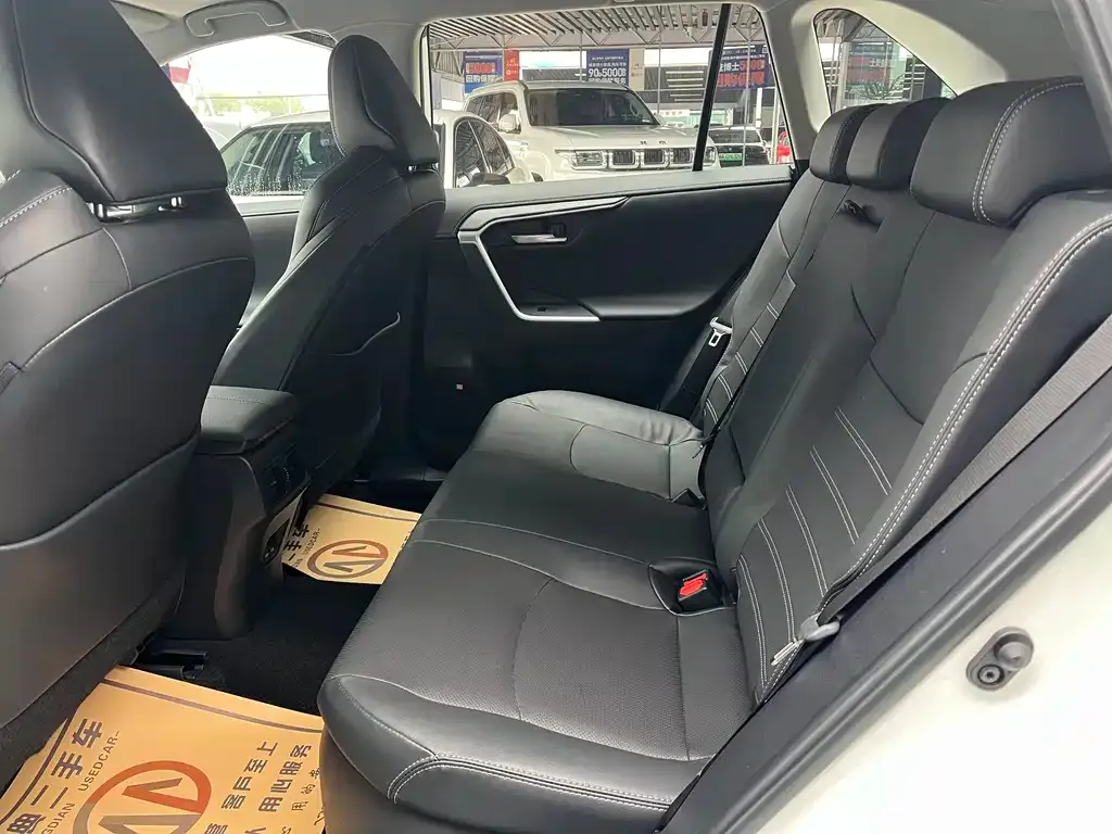 Toyota Wildlander 2023 из CN, фото 6