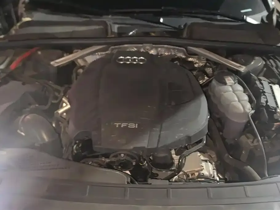 Audi A4L 2022 из CN, фото 10