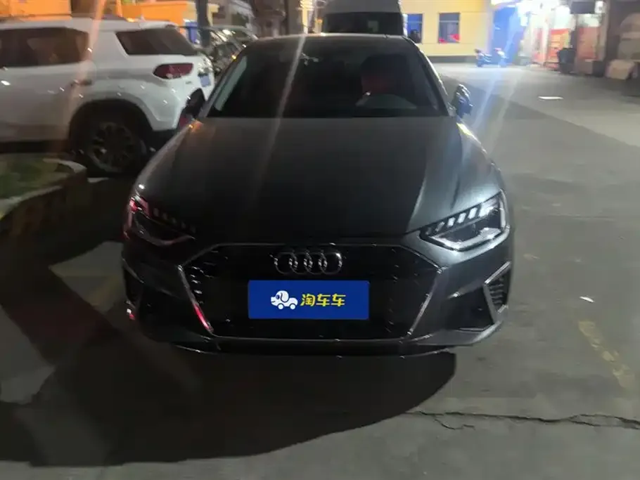 Audi A4L 2022 из CN, фото 2