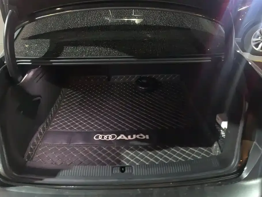Audi A4L 2022 из CN, фото 4