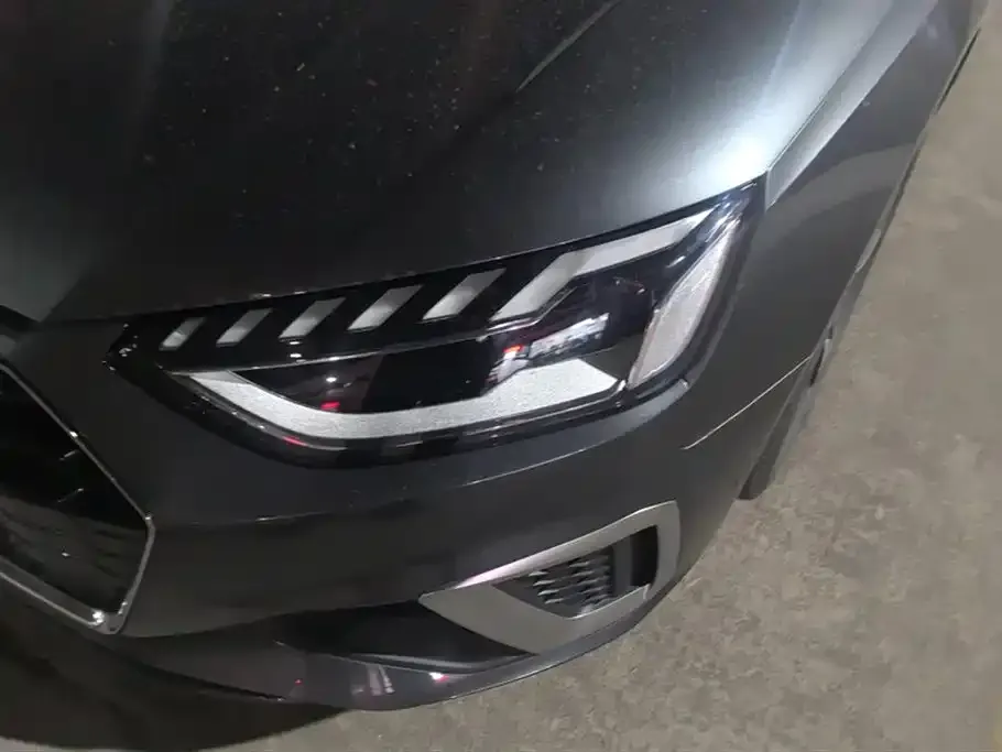 Audi A4L 2022 из CN, фото 5
