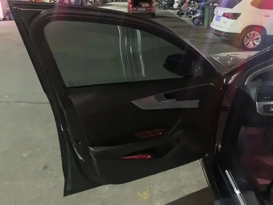Audi A4L 2022 из CN, фото 7