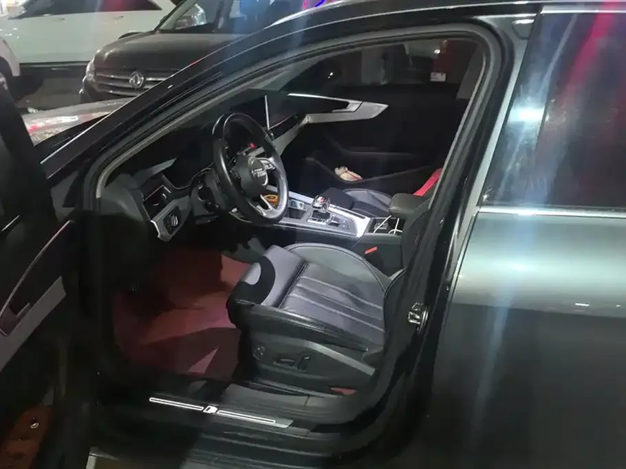 Audi A4L 2022 из CN, фото 9